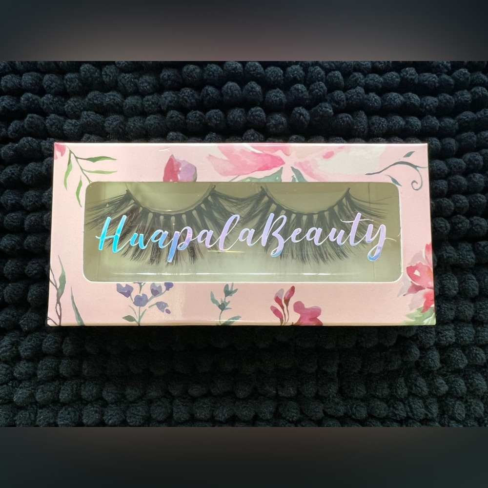 NEW! Huapala Beauty Lashes in the style REIGN (MADE IN HAWAII)
